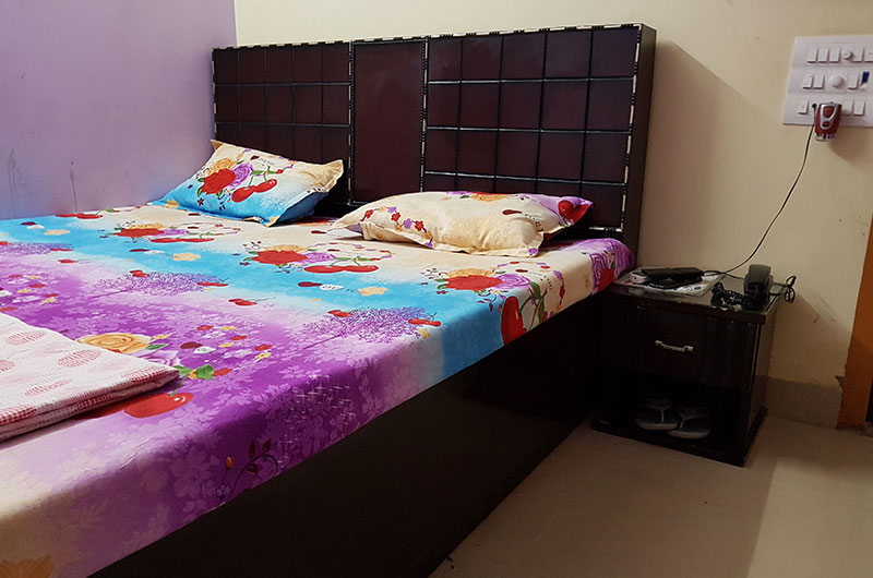 Nanda Hotel- King Non AC Room